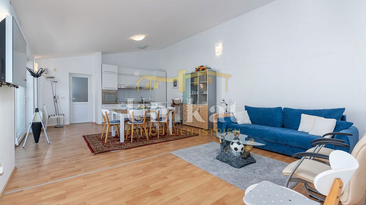 Luksuzna hiša - prvi vrsti ob morju